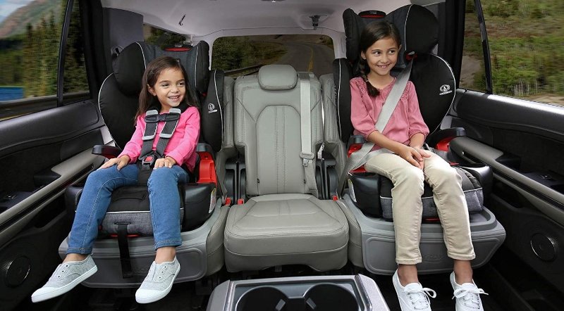 La seguridad de los asientos infantiles de carro y los niños pasajeros -  State Farm®